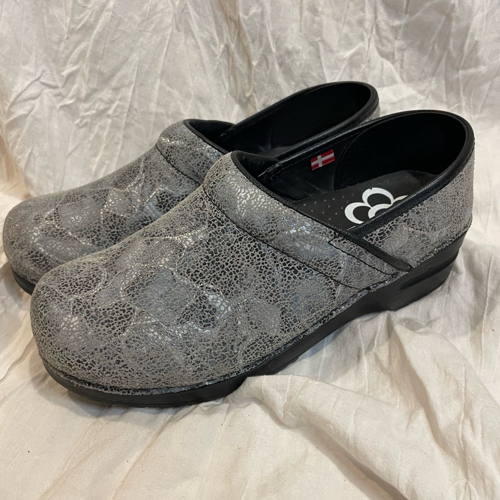 Sanita Danish Clogs Gray Floral Leather Nursing Shoes EU 38 Nurse Comfort shoes
